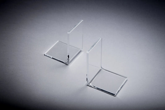 Buchstützen aus Acrylglas