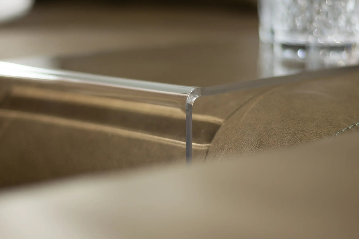 Sofatablett aus Acrylglas